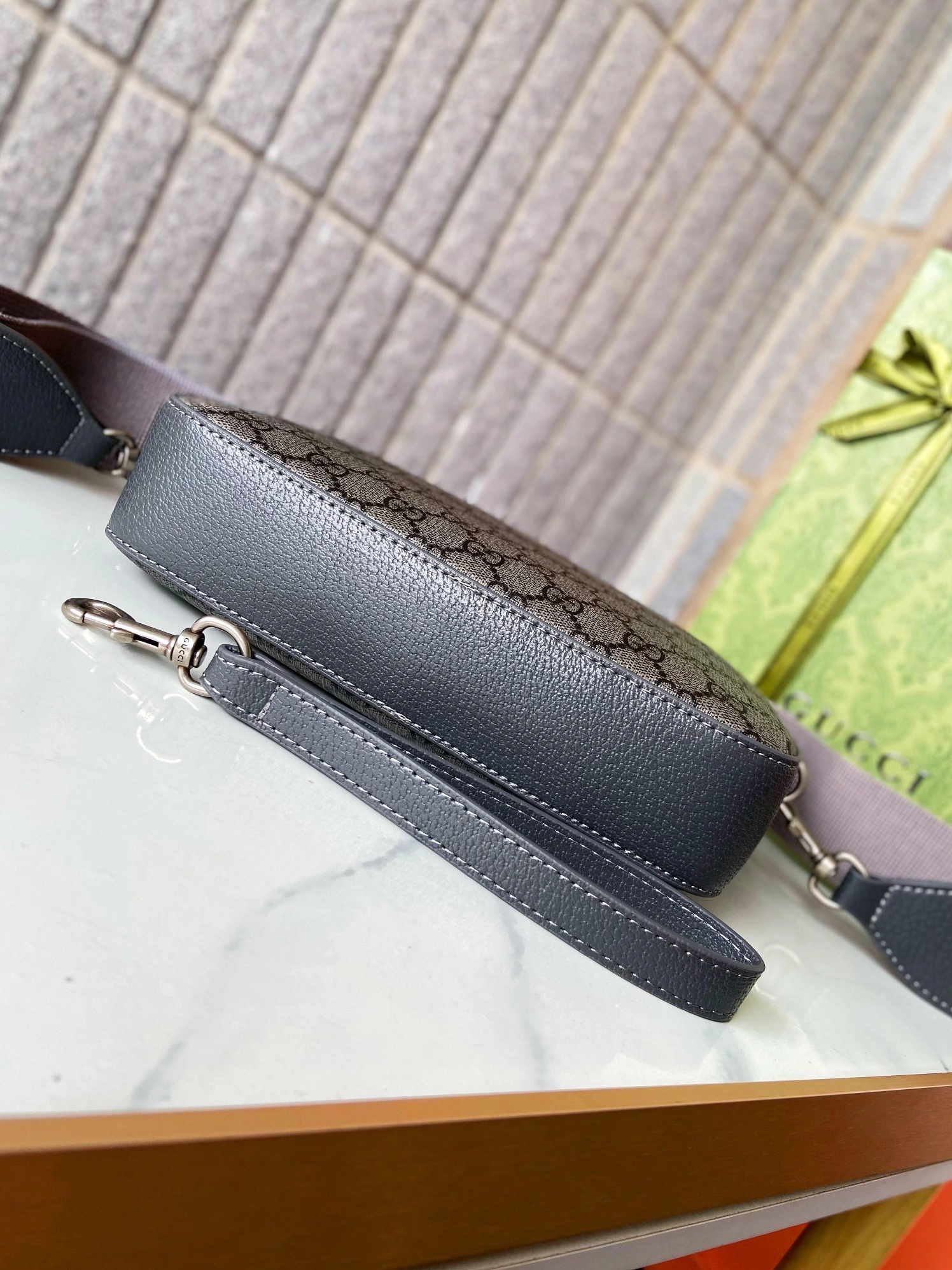 Gucci AAA Man Messenger Bags Refined 8362