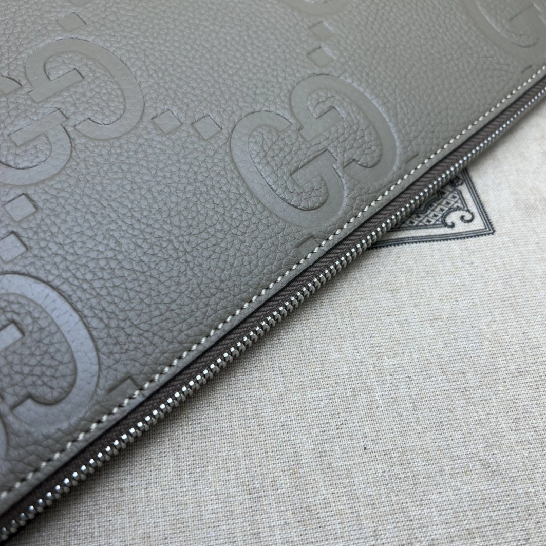 Gucci AAA Man Messenger Bags Resilient 5554
