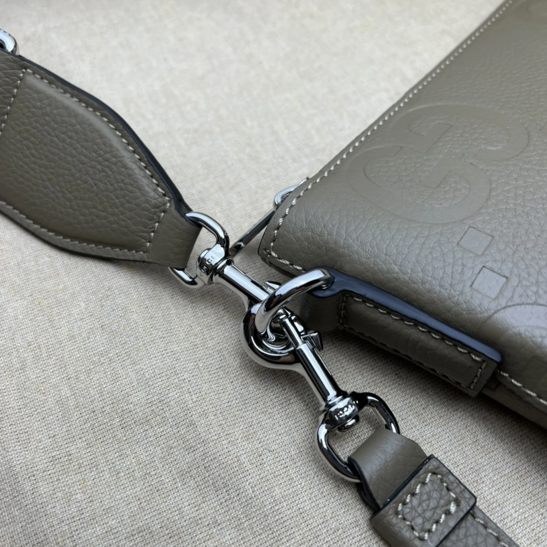 Gucci AAA Man Messenger Bags Resilient 5554