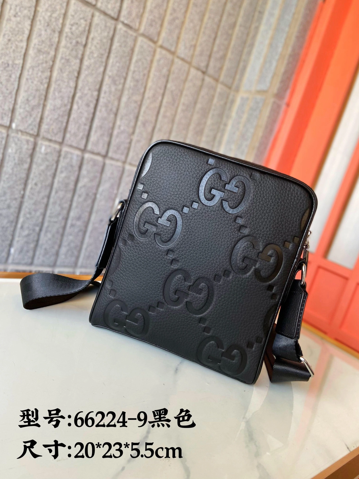 Gucci AAA Man Messenger Bags Resilient 6908