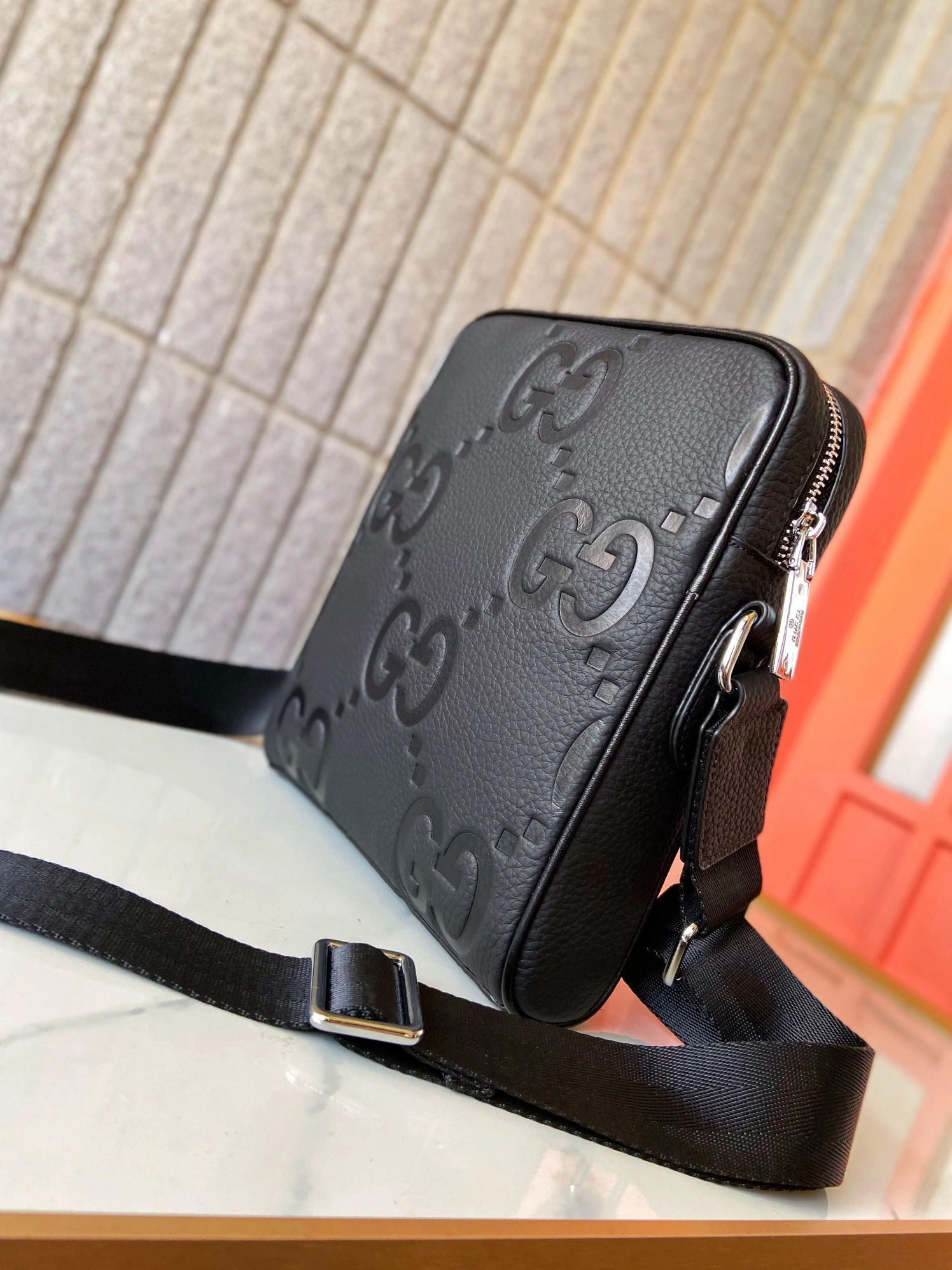Gucci AAA Man Messenger Bags Resilient 6908