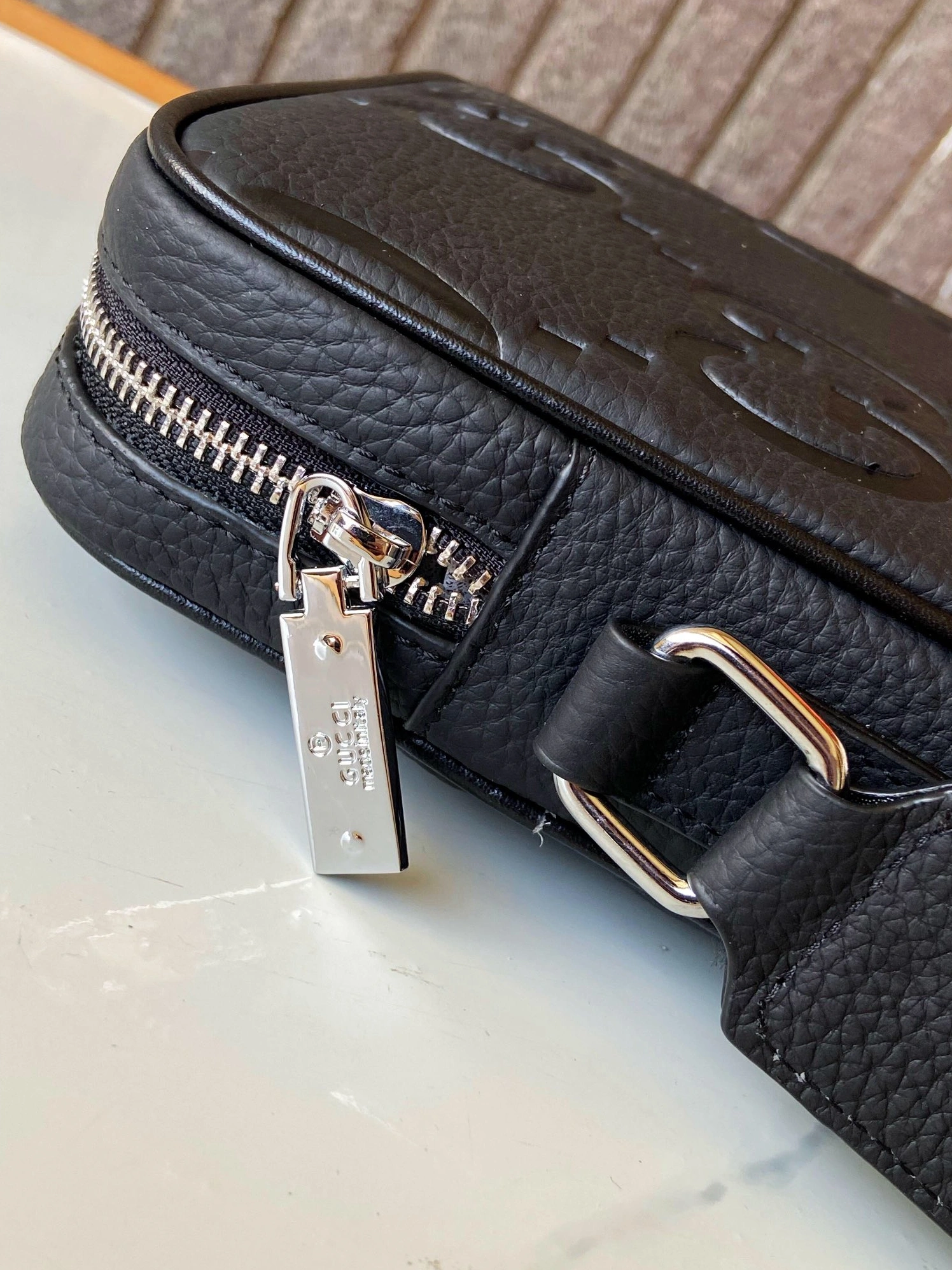 Gucci AAA Man Messenger Bags Resilient 6908