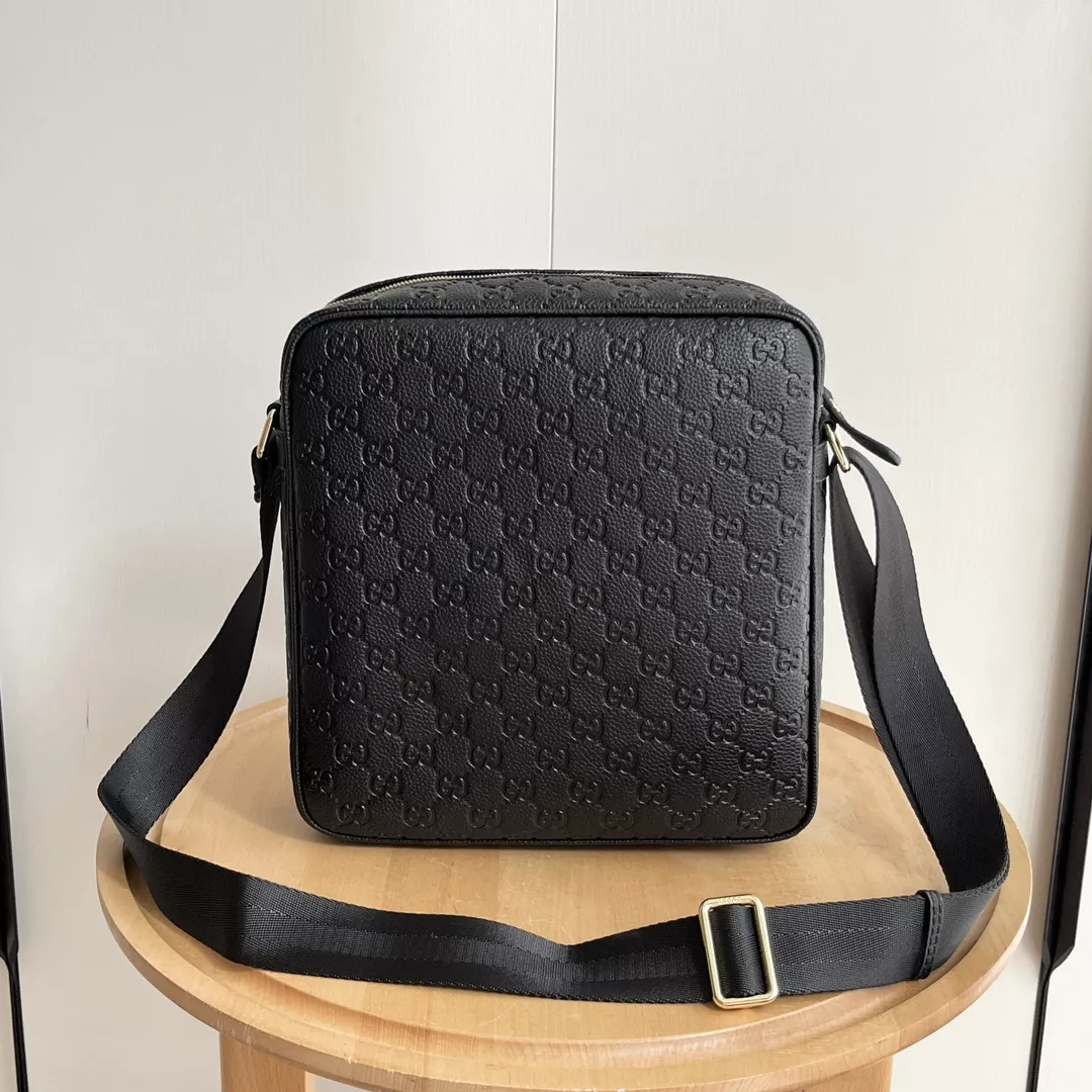 Gucci AAA Man Messenger Bags SmartChoice 2510