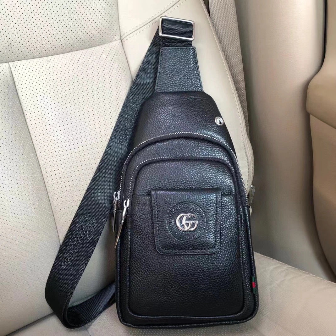 Gucci AAA Man Messenger Bags Soft 1165