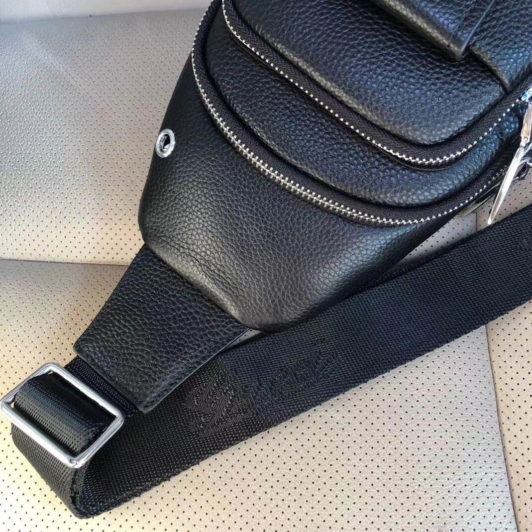 Gucci AAA Man Messenger Bags Soft 1165