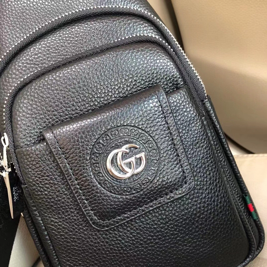 Gucci AAA Man Messenger Bags Soft 1165