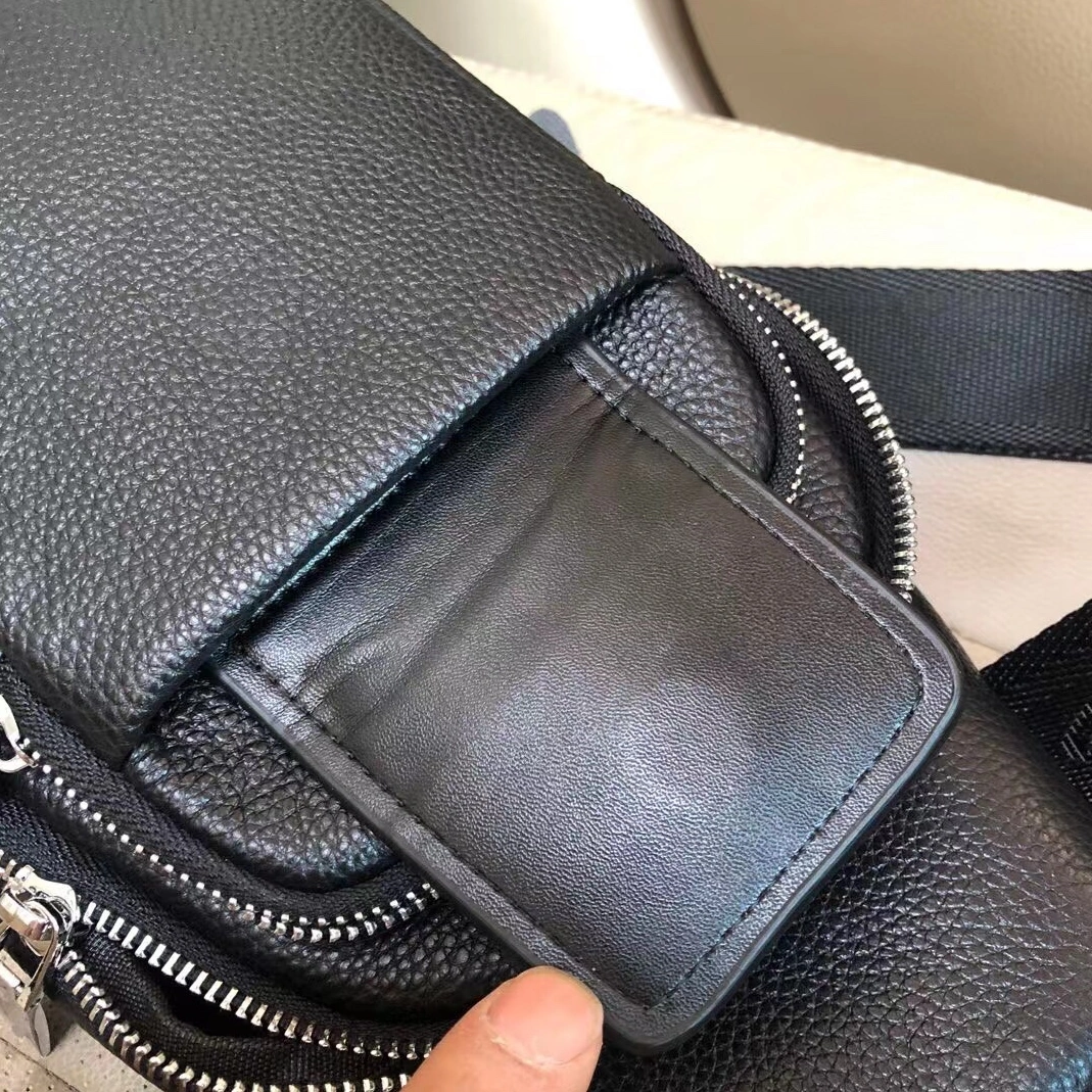 Gucci AAA Man Messenger Bags Soft 1165