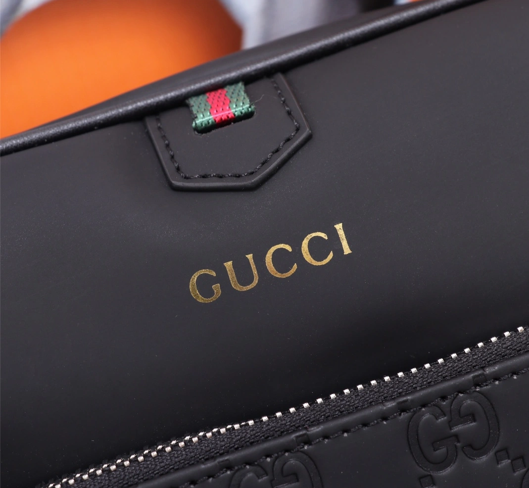 Gucci AAA Man Messenger Bags Soft 7714