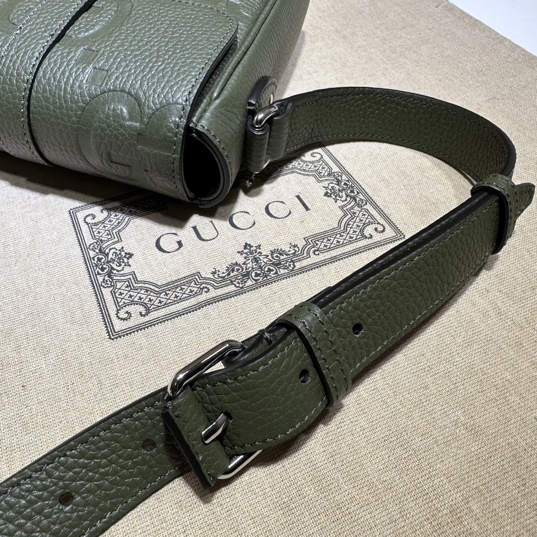 Gucci AAA Man Messenger Bags Soft 7748