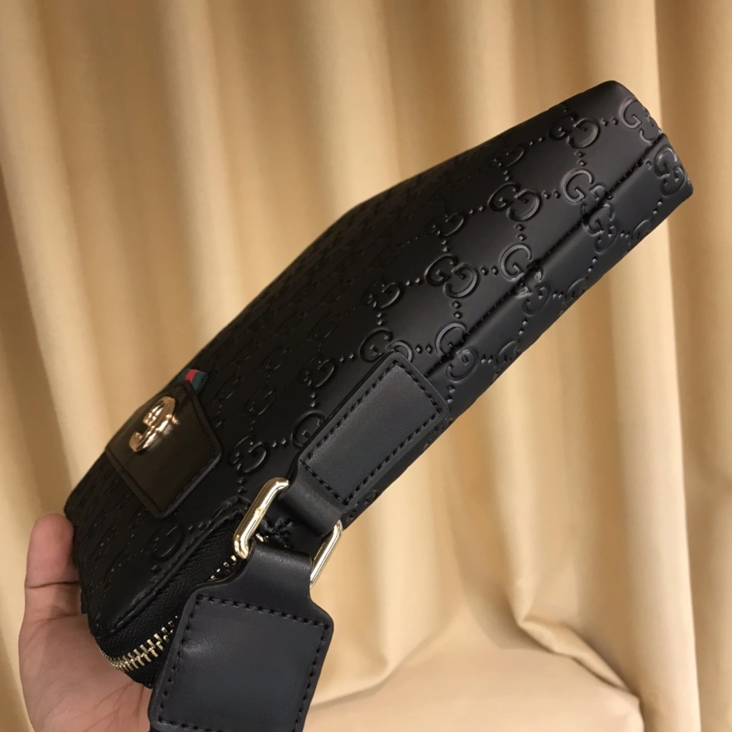 Gucci AAA Man Messenger Bags Sophisticated 4140