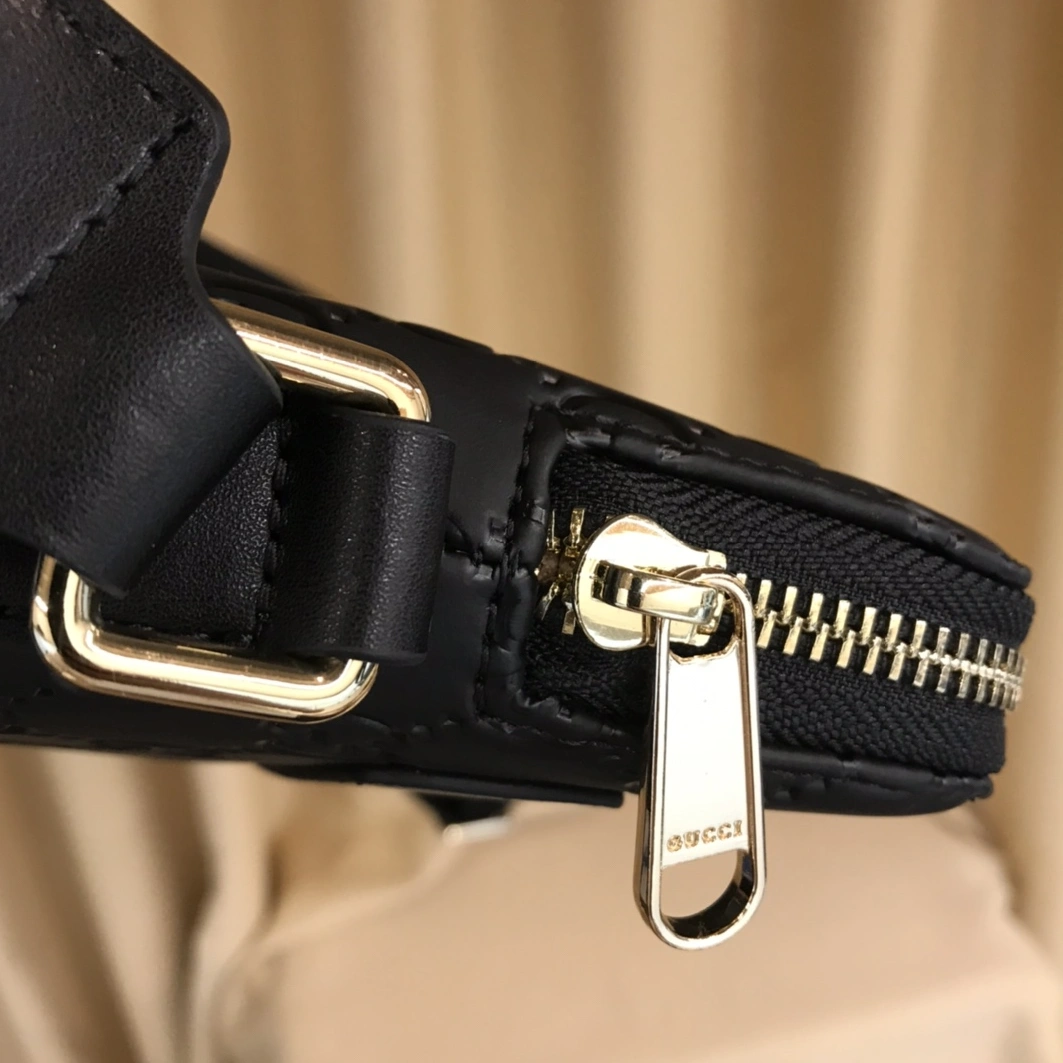 Gucci AAA Man Messenger Bags Sophisticated 4140
