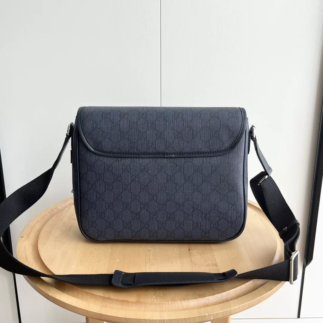 Gucci AAA Man Messenger Bags Timeless 564
