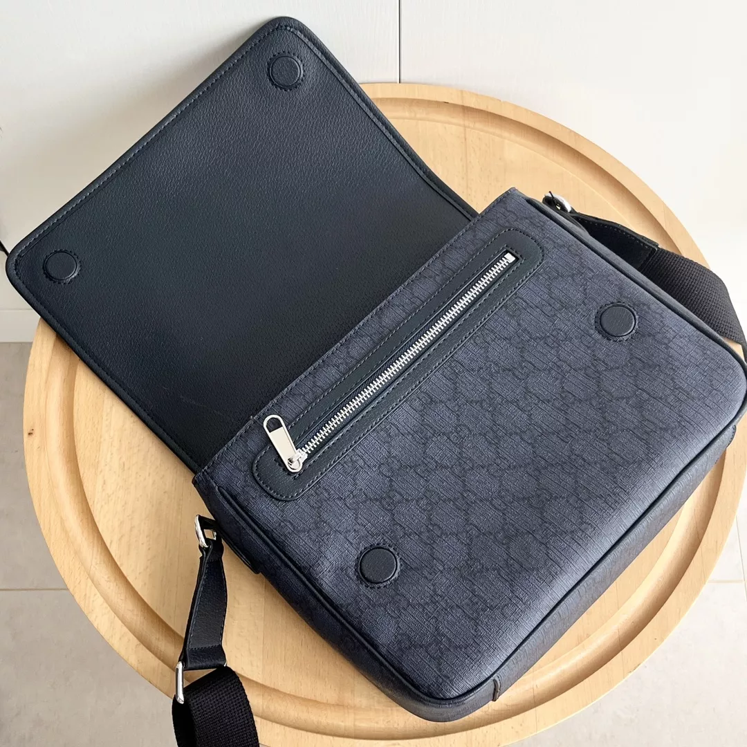 Gucci AAA Man Messenger Bags Timeless 564