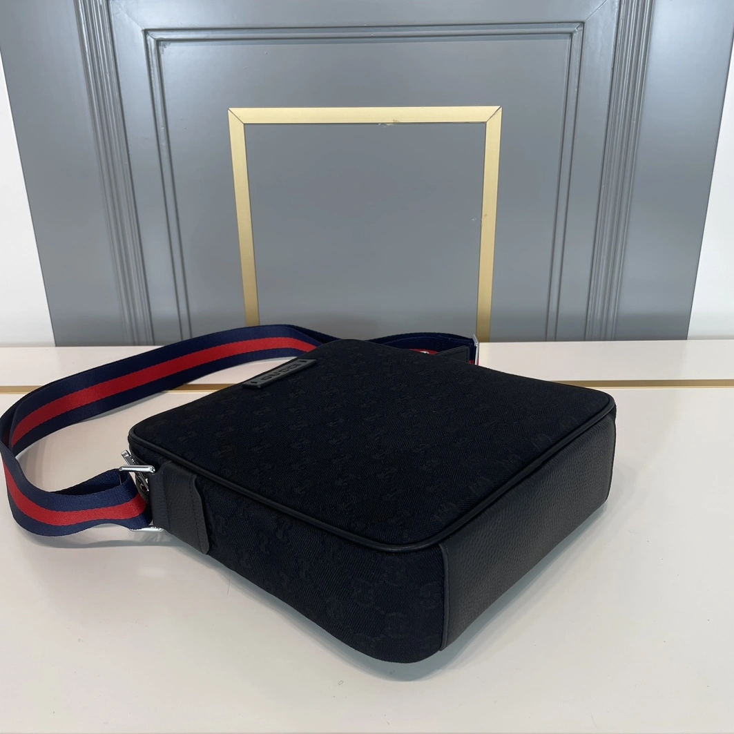 Gucci AAA Man Messenger Bags Trendy 1514