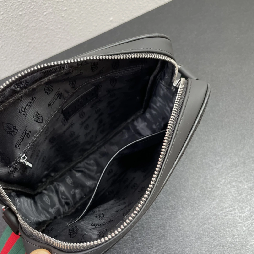 Gucci AAA Man Messenger Bags Trendy 2411