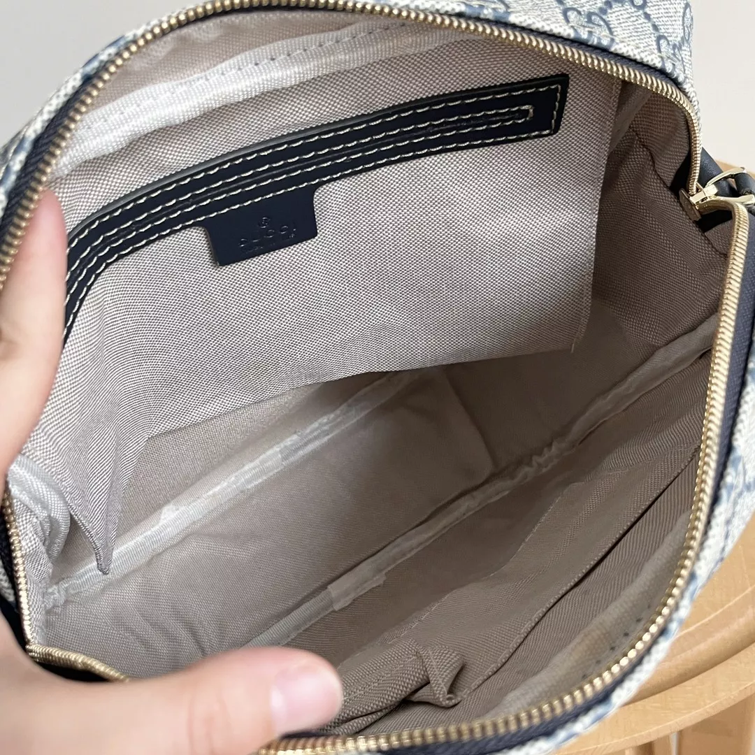 Gucci AAA Man Messenger Bags Versatile 2645