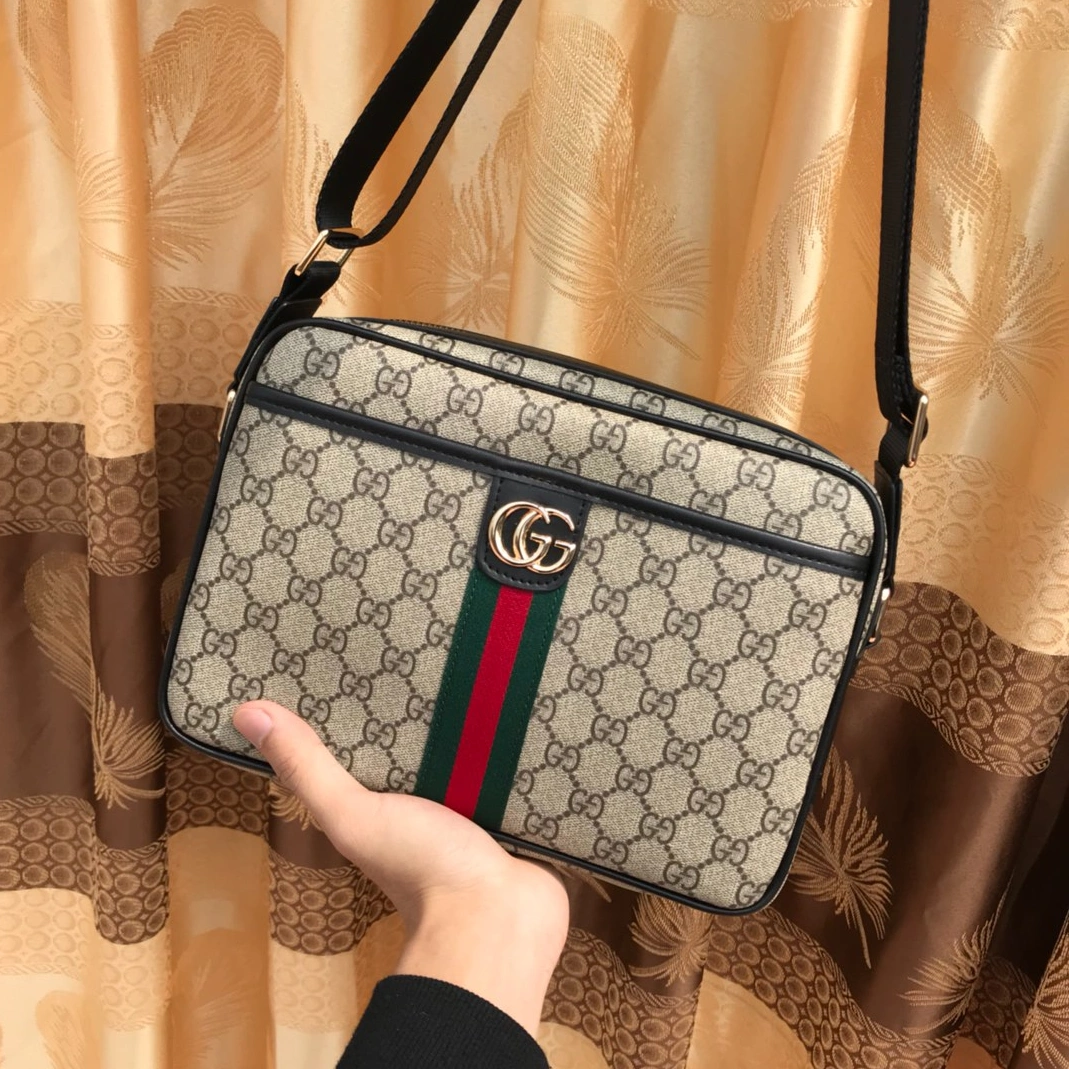Gucci AAA Man Messenger Bags Vibrant 1746