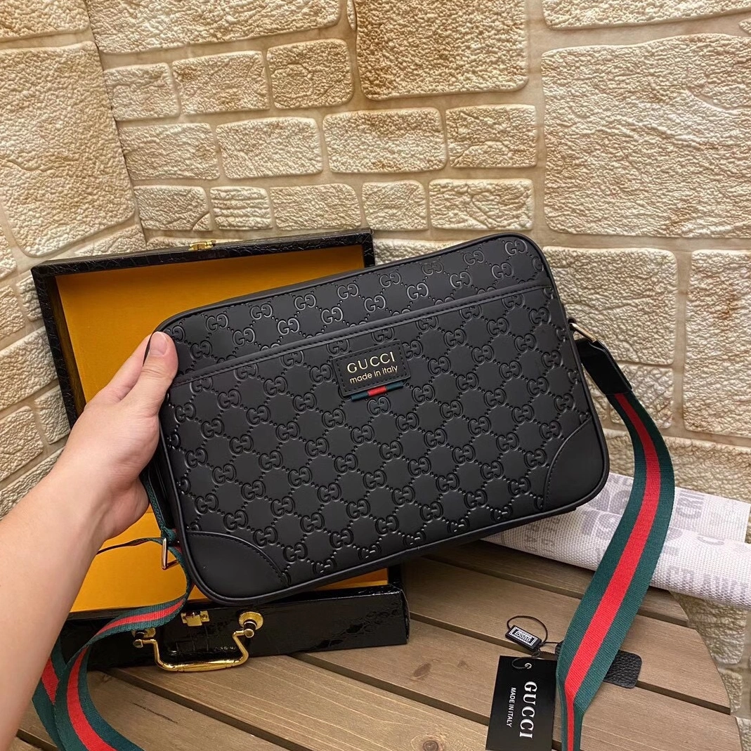 Gucci AAA Man Messenger Bags Vibrant 264