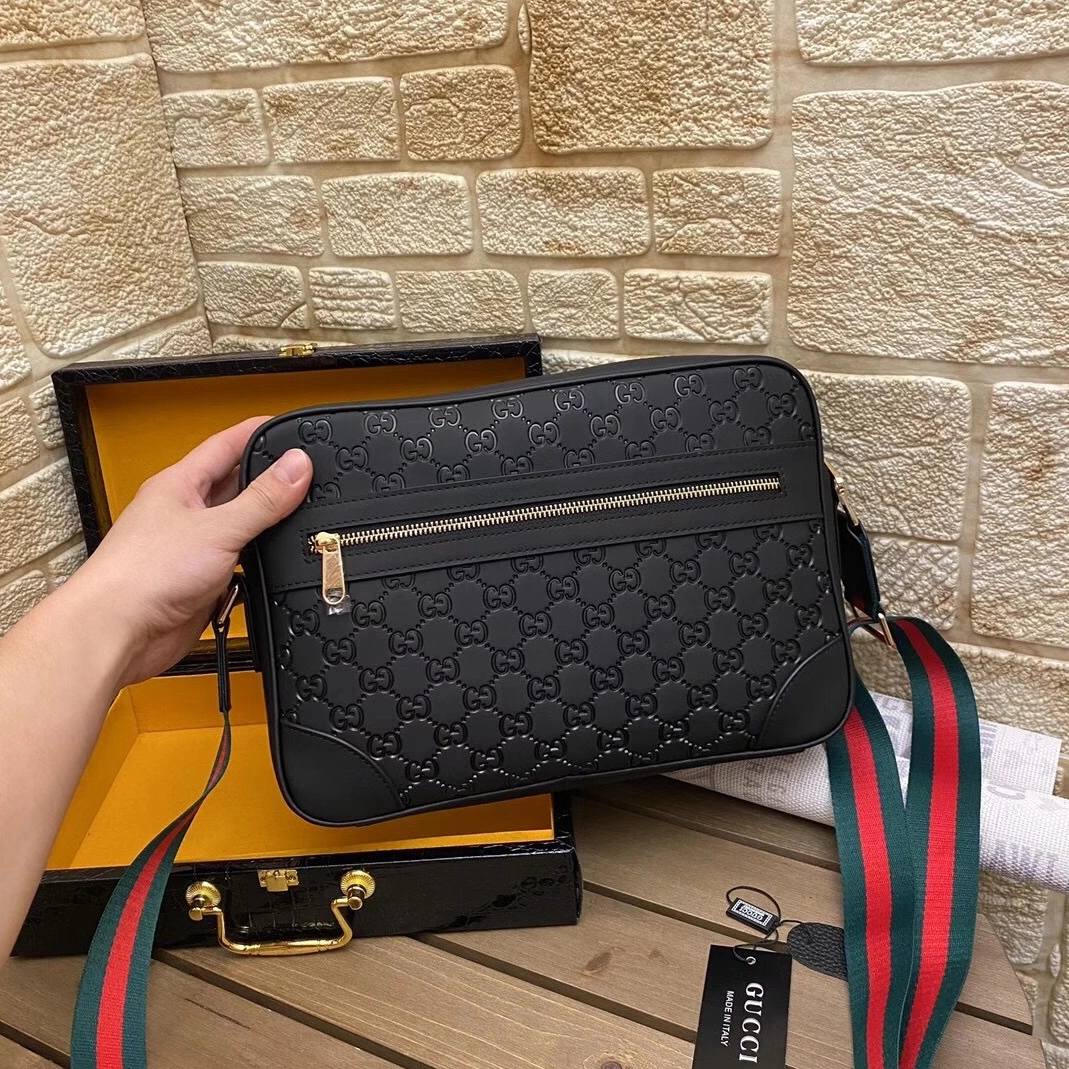 Gucci AAA Man Messenger Bags Vibrant 264