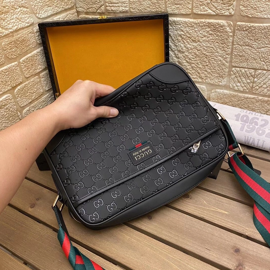 Gucci AAA Man Messenger Bags Vibrant 264