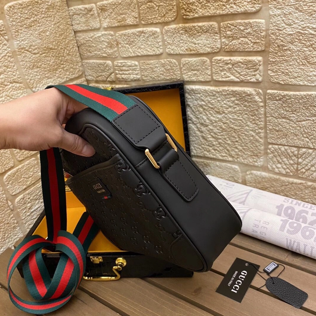 Gucci AAA Man Messenger Bags Vibrant 264