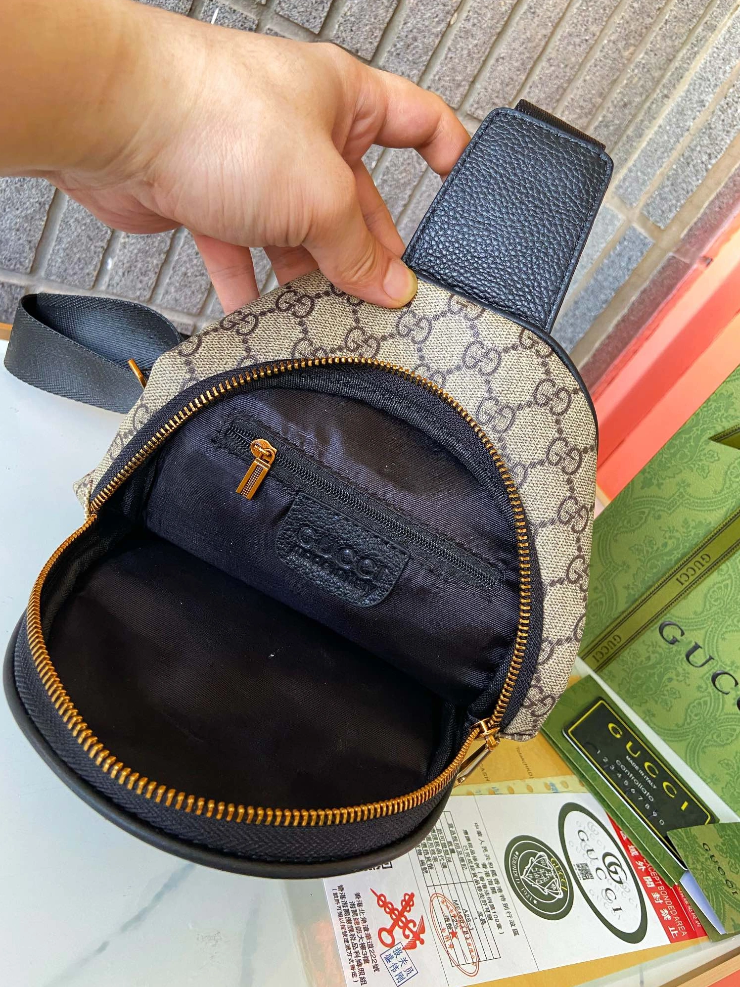 Gucci AAA Man Messenger Bags Vibrant 501