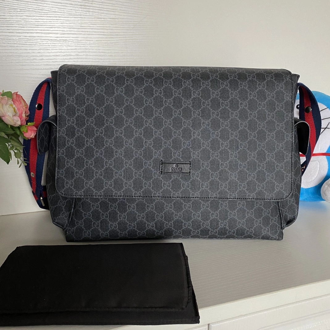 Gucci AAA Man Messenger Bags Vibrant 8058