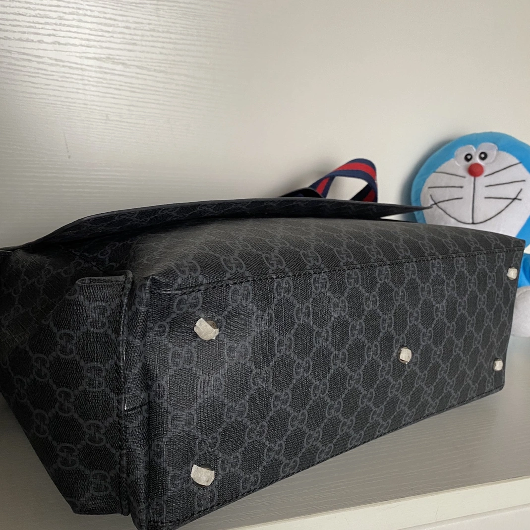 Gucci AAA Man Messenger Bags Vibrant 8058