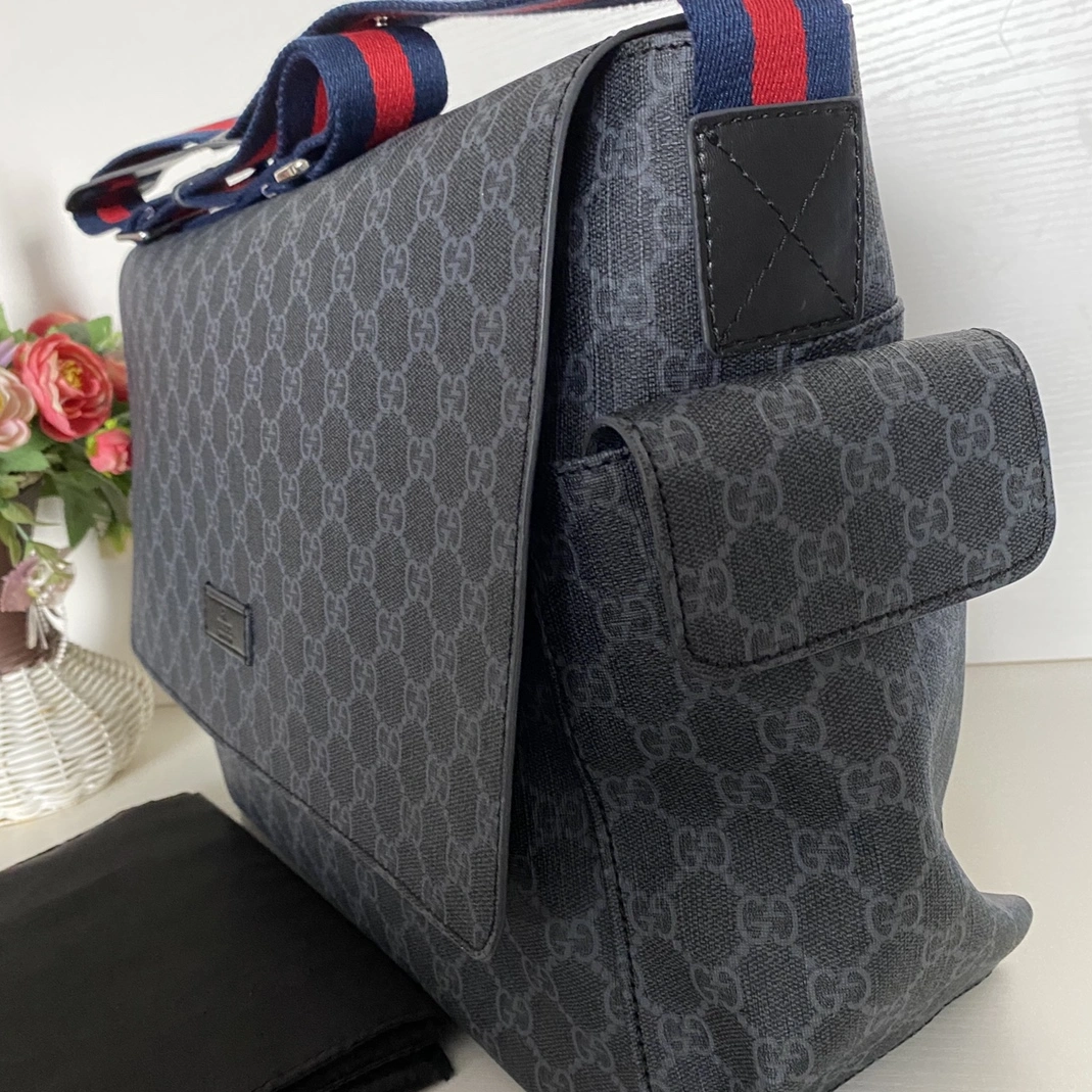Gucci AAA Man Messenger Bags Vibrant 8058