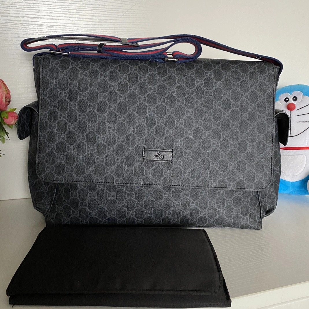Gucci AAA Man Messenger Bags Vibrant 8058