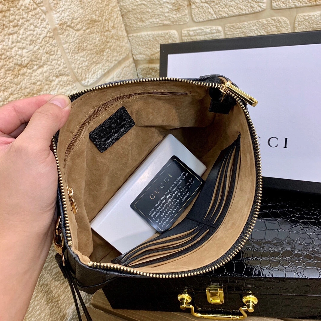 Gucci AAA Man Wallets DailyWear 1637