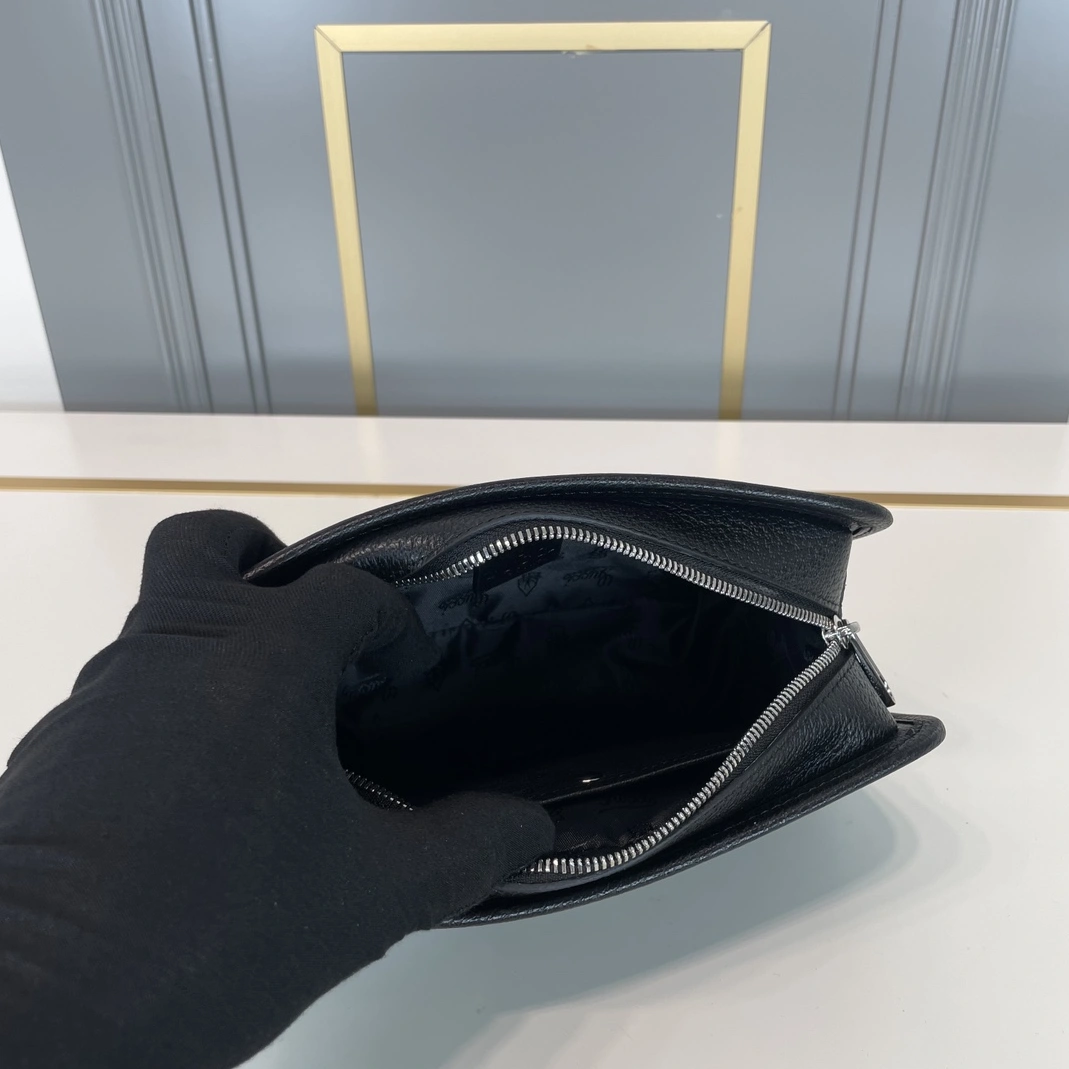 Gucci AAA Man Wallets EasyMatch 5121