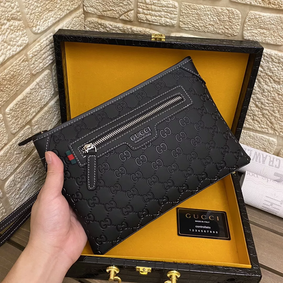 Gucci AAA Man Wallets Elegant 6566