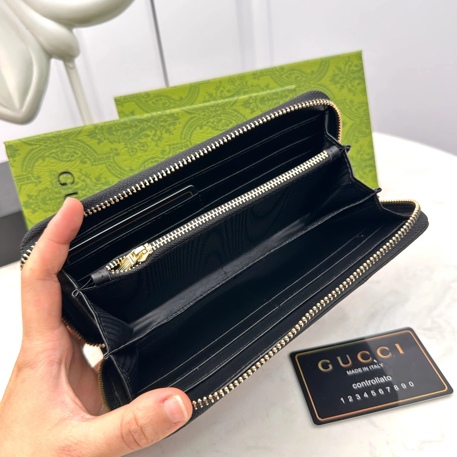 Gucci AAA Man Wallets Functional 9246