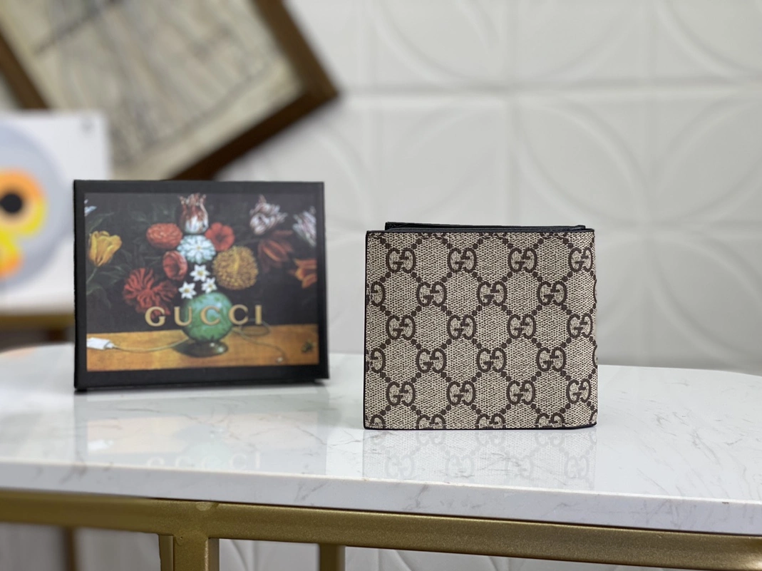 Gucci AAA Man Wallets Functional 9622