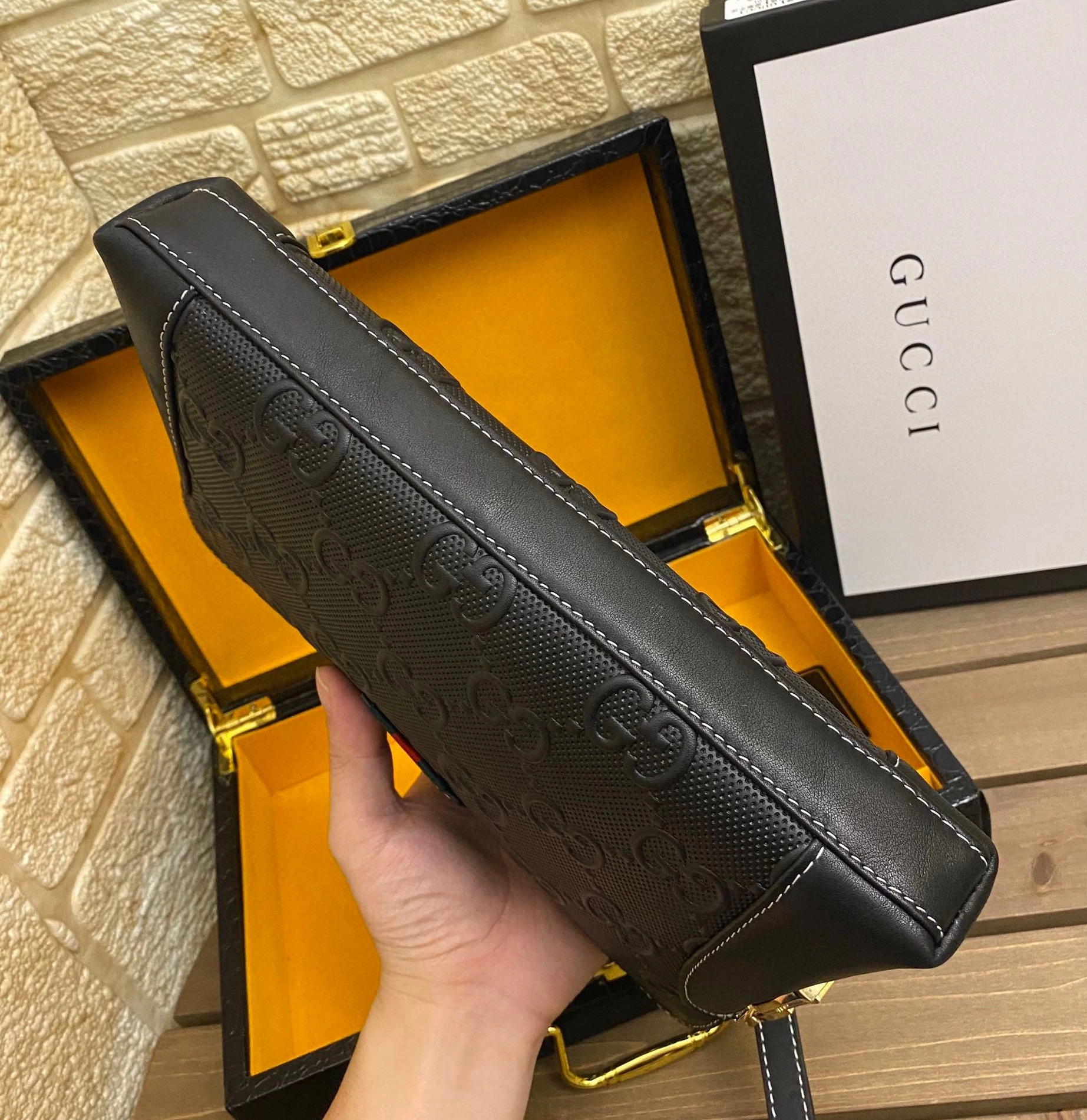 Gucci AAA Man Wallets Lightweight 8437