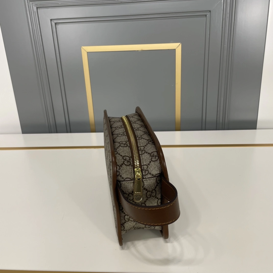Gucci AAA Man Wallets ModernLook 4347