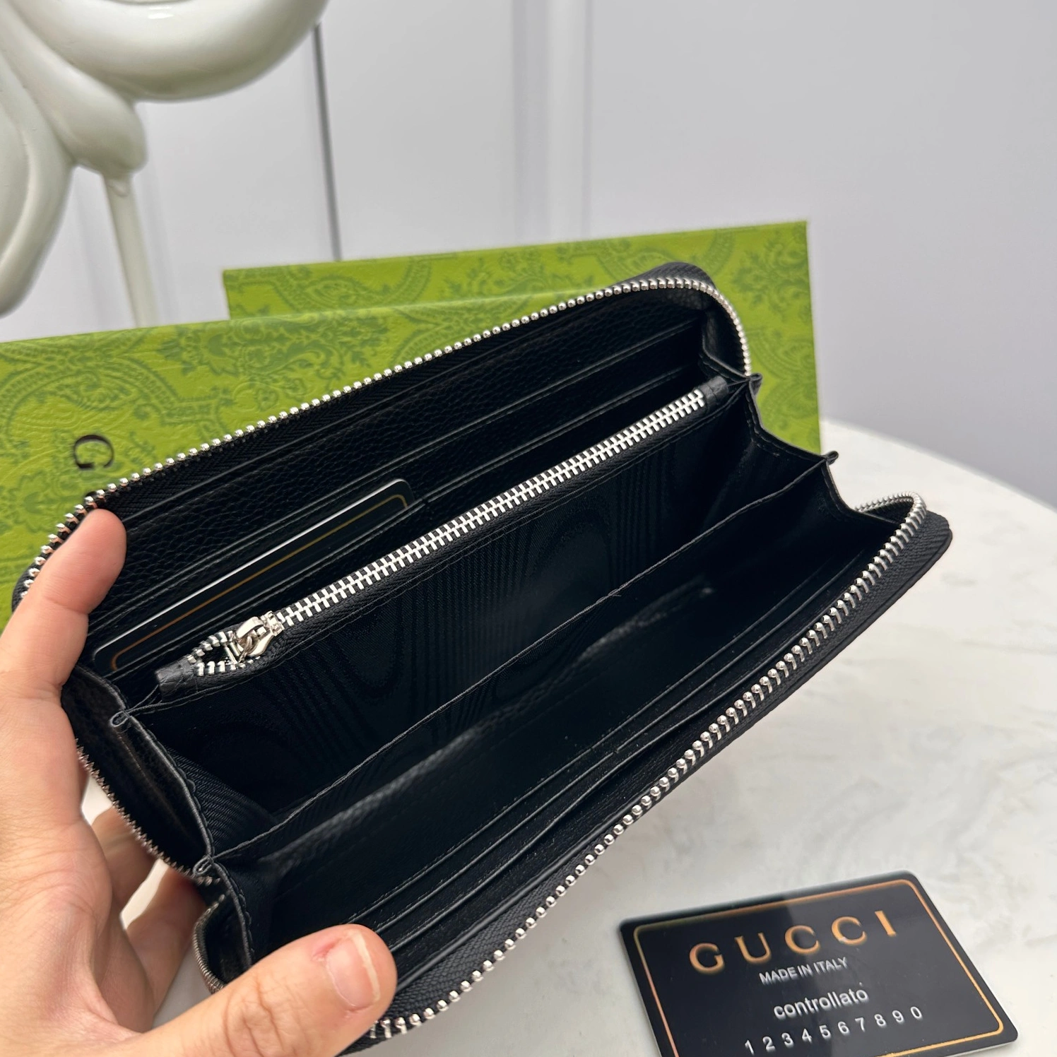 Gucci AAA Man Wallets ModernLook 7790