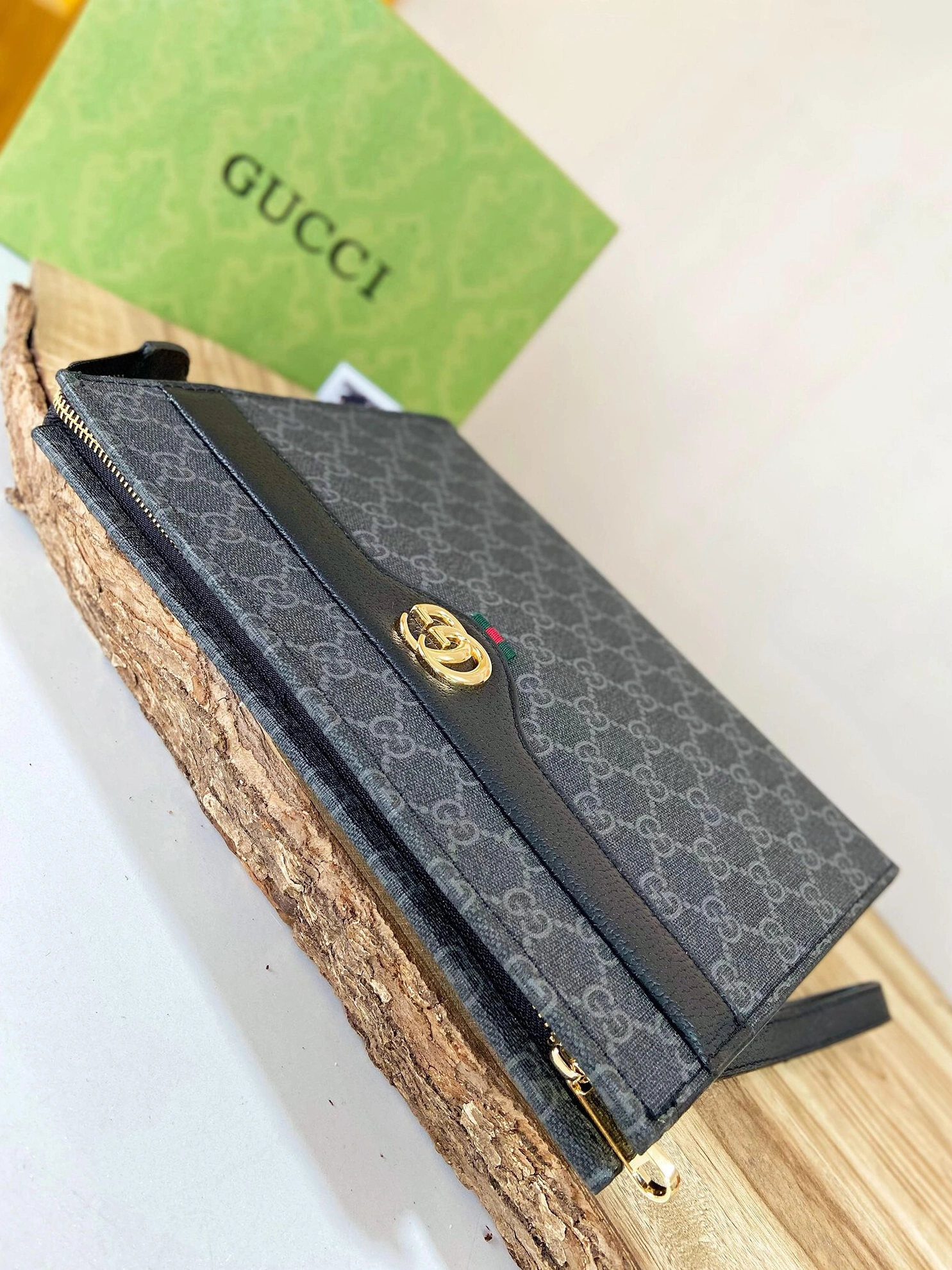 Gucci AAA Man Wallets Trendsetting 5302