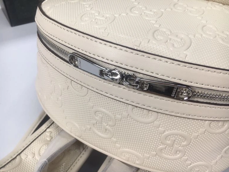Gucci AAA Quality Backpacks Resilient 9885