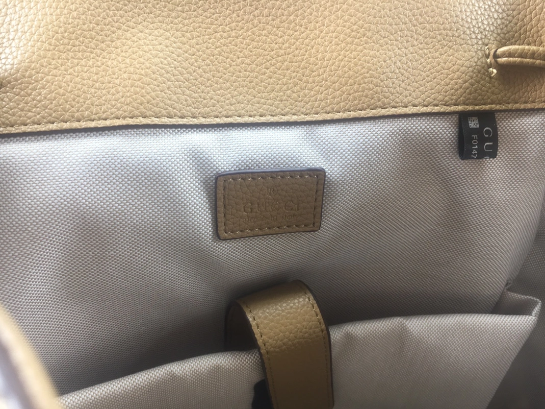 Gucci AAA Quality Backpacks Sleek 2880