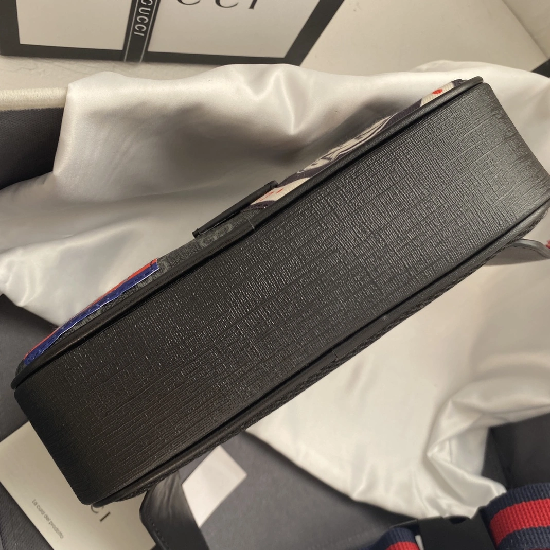 Gucci AAA Quality Belt Bags For Men Sophisticated 8654