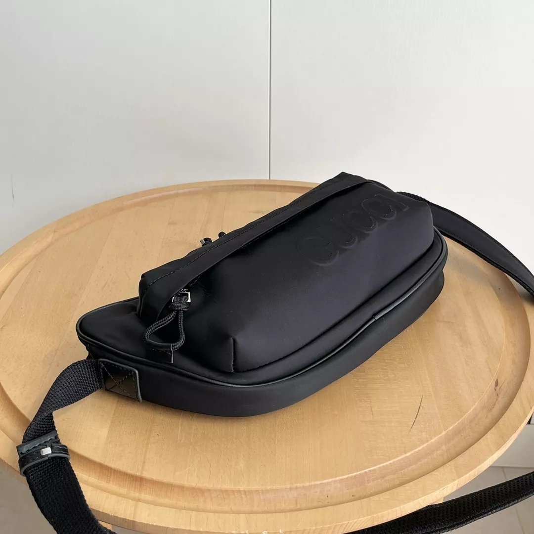 Gucci AAA Quality Belt Bags For Unisex Bold 9576