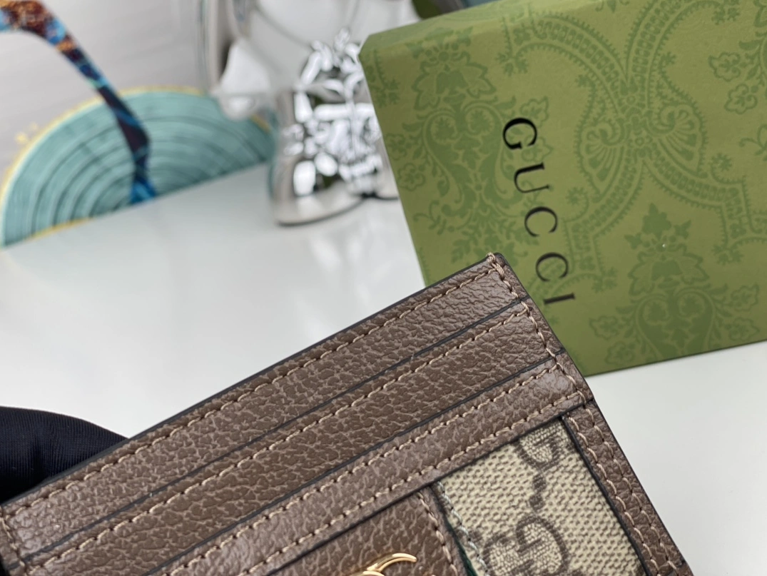 Gucci AAA Quality Card Case Reliable 7981