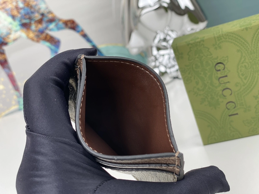 Gucci AAA Quality Card Case Reliable 7981