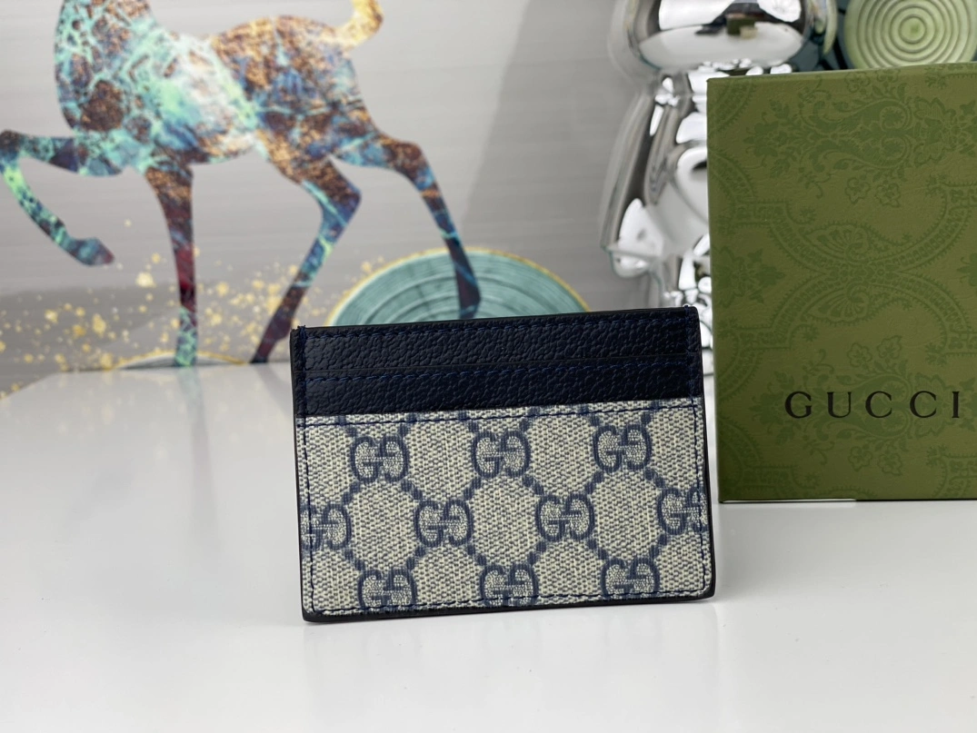 Gucci AAA Quality Card Case Sleek 1079