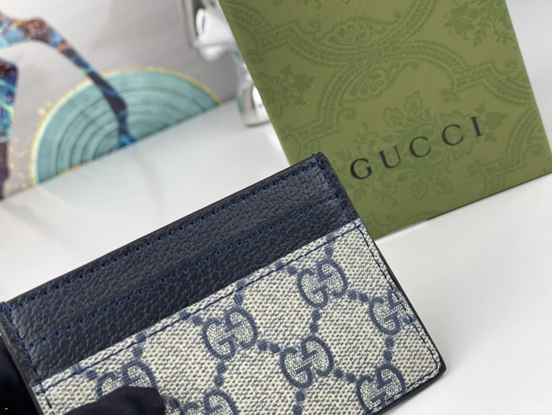 Gucci AAA Quality Card Case Sleek 1079