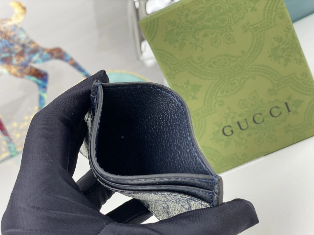 Gucci AAA Quality Card Case Sleek 1079