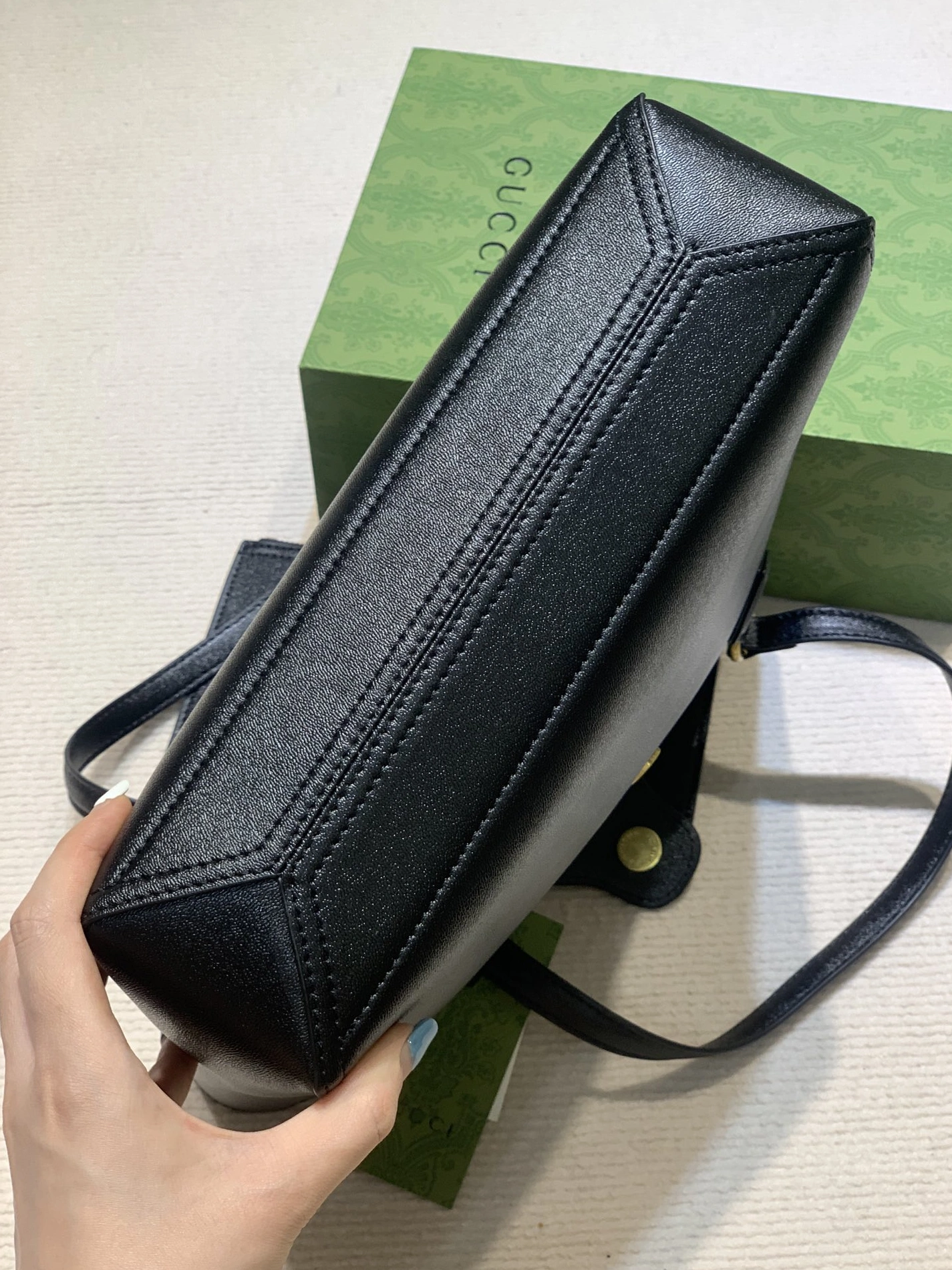 Gucci AAA Quality Handbags For Women Bold 9977