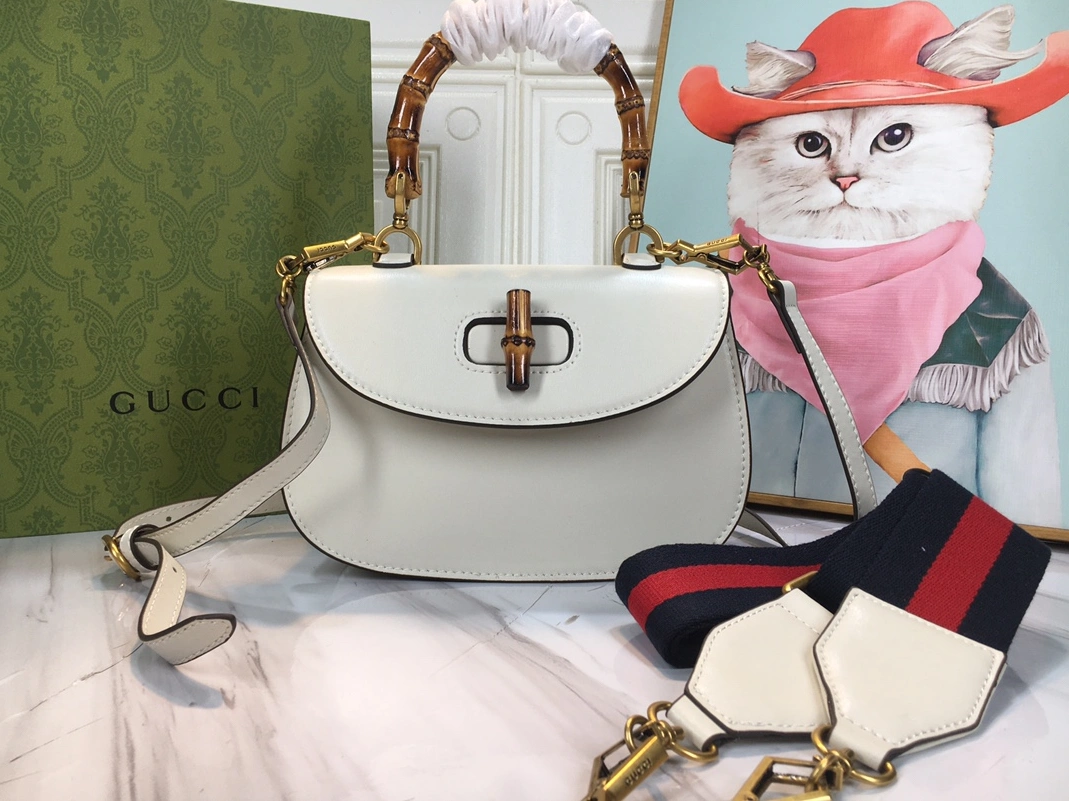 Gucci AAA Quality Handbags For Women Bright 6803